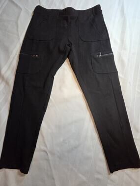 Black stretch active wear Pull On capri's size M